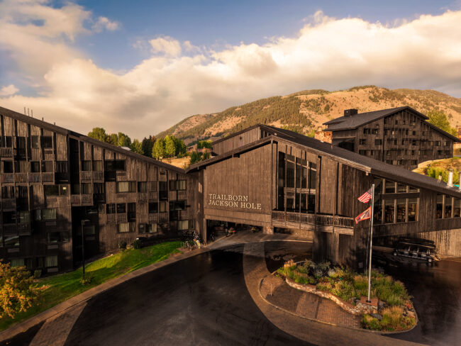 Trailborn exterior